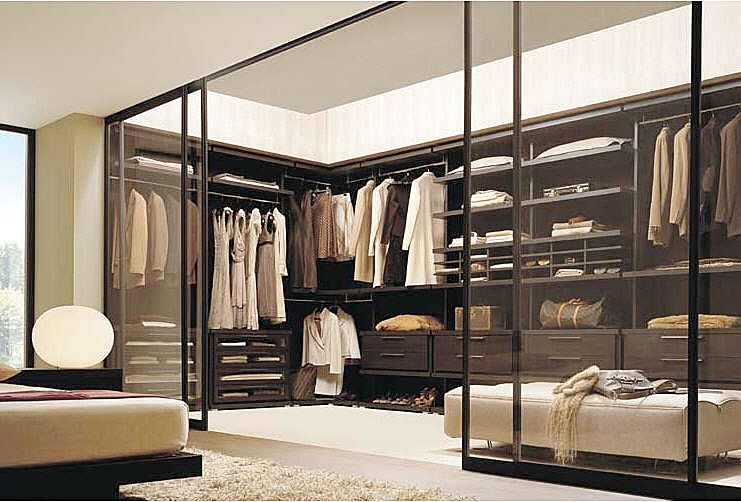 CLOSET2.jpg
